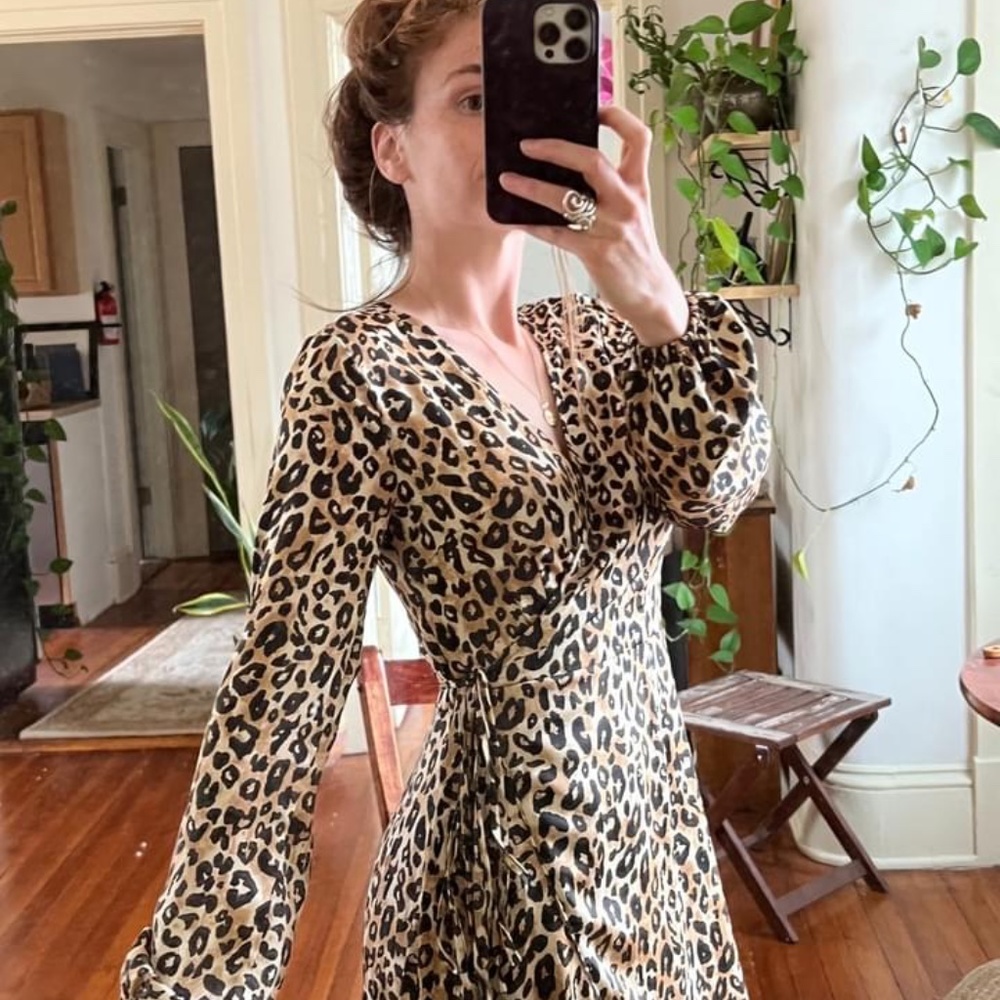 NWT Leopard Print Wrap Dress Crās